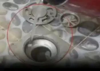 Γιατί πολλοί άνθρωποι ρίχνουν πολύ ζεστό νερό στον νεροχύτη; Το δοκίμασα αμέσως μόλις έμαθα τον λόγο