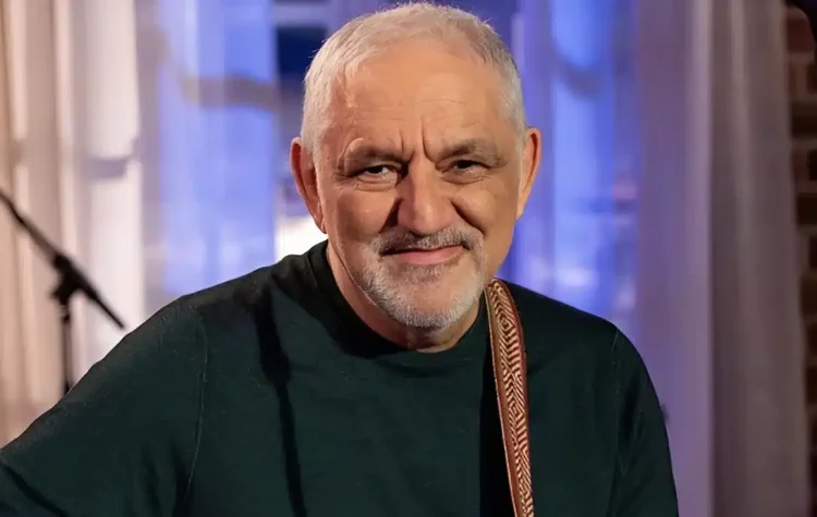 Στο νοσοκομείο ο Νίκος Πορτοκάλογλου λόγω ξαφνικής αδιαθεσίας – Υποβλήθηκε σε επέμβαση