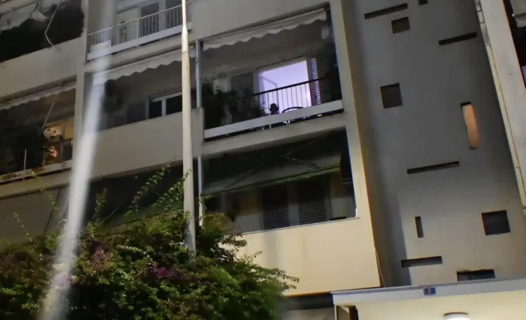 Μαθεύτηκε όλη η αλήθεια για την έγκυο 34χρονη που γέννησε χτες μόνη της στα Πατήσια και πέθανε μαζί με το μωρό της