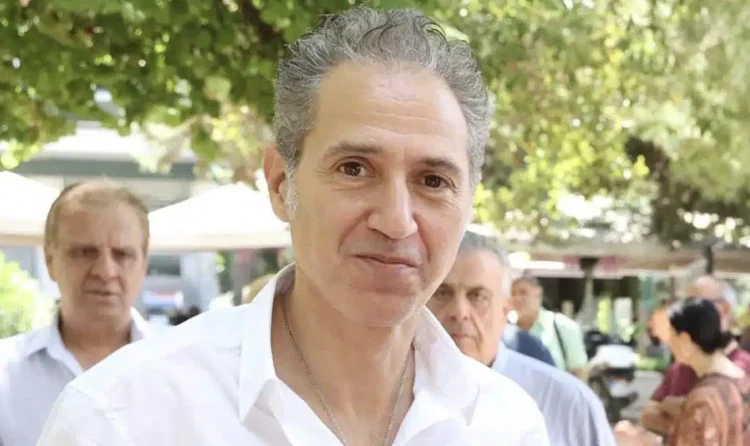 Δημήτρης Κόκοτας: Εξελίξεις με την υγεία του – «Όταν περπατάει στο δωμάτιο η γυναίκα του, εκείνος…»