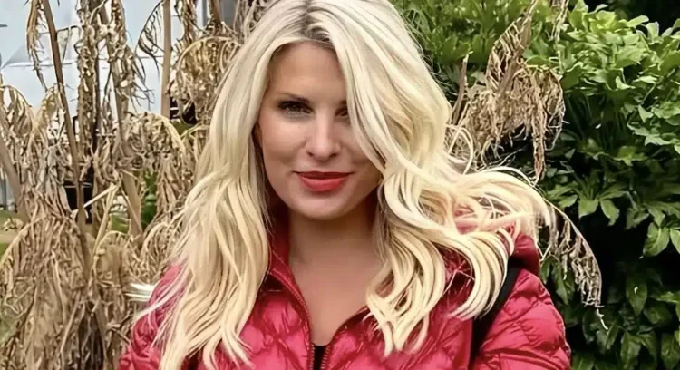 Χαμός με την Μενεγάκη που μοιάζει σαν 30χρονη – Πήγε στην πιο μαγική χώρα του κόσμου και φόρεσε… μπουφάν