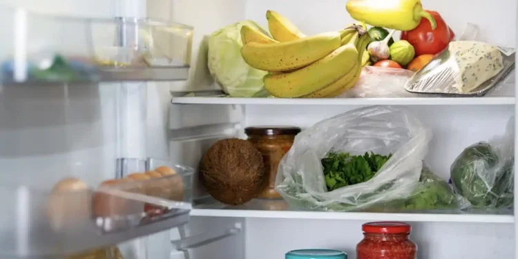 10 πράγματα που πρέπει πάντα να βάζετε στο ψυγείο και 10 πράγματα που δεν πρέπει ποτέ να βάζετε στο ψυγείο