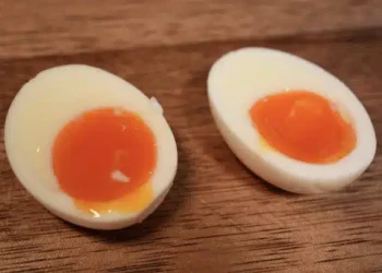 Οι γιατροί αποκαλύπτουν ότι η κατανάλωση βραστών αυγών το πρωί μπορεί να κάνει την καρδιά σας να γίνει