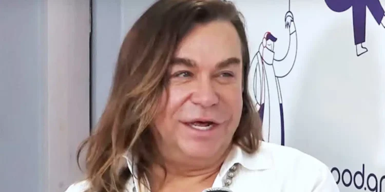 Τρύφωνας Σαμαράς: «Άργησα να κάνω σ3ξ με άντρα. Έκανα μετά τα 20»