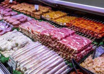 Αδιανόητο περιστατικό στη Λάρισα: Αγόρασε κιμά και δεν φαντάζεστε τι βρήκε μέσα