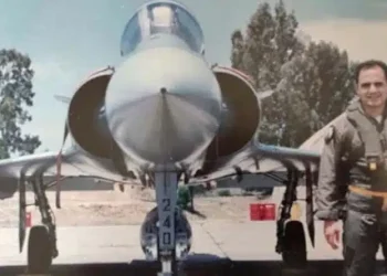 Ήρωας με μπέρτα: Ο Έλληνας πιλότος που θυσίασε τη ζωή του για να μην συντριβεί το Mιράζ 2000 πάνω σε σχολείο