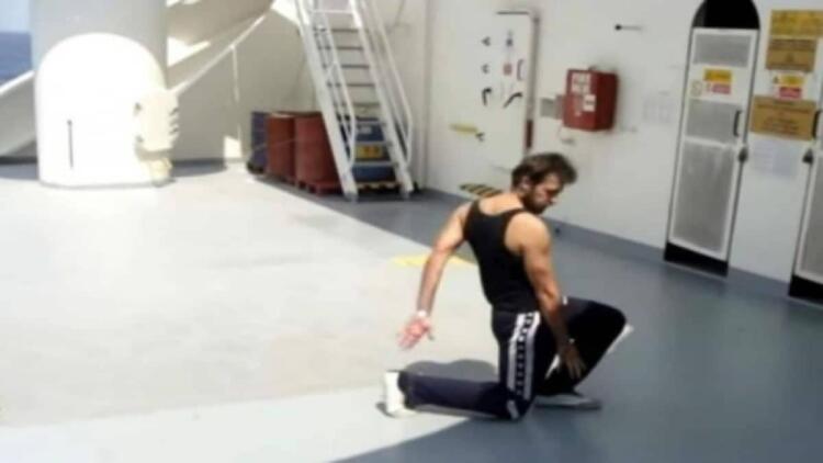 Έχει ξεπεράσει τις 820.000 προβολές: Ανατριχιαστικό ζεϊμπέκικο 45χρονου Έλληνα καταμεσής του Ατλαντικού (video)