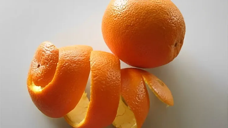 Το κόλπο με το πορτοκάλι στον φούρνο της κουζίνας που λίγοι γνωρίζουν