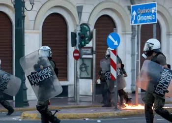 Οι Ρομά καταγγέλλουν ρατσισμό και προετοιμάζουν διαδηλώσεις στο κέντρο της Αθήνας – Αντιδρούν στο σχέδιο αστυνόμευσης των οικισμών