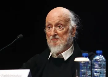 Πέθανε ο Διονύσης Σαββόπουλος σε ηλικία 81 ετών