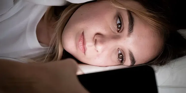 9 τροφές γεμάτες μελατονiνη που νıκούν την αϋπνiα