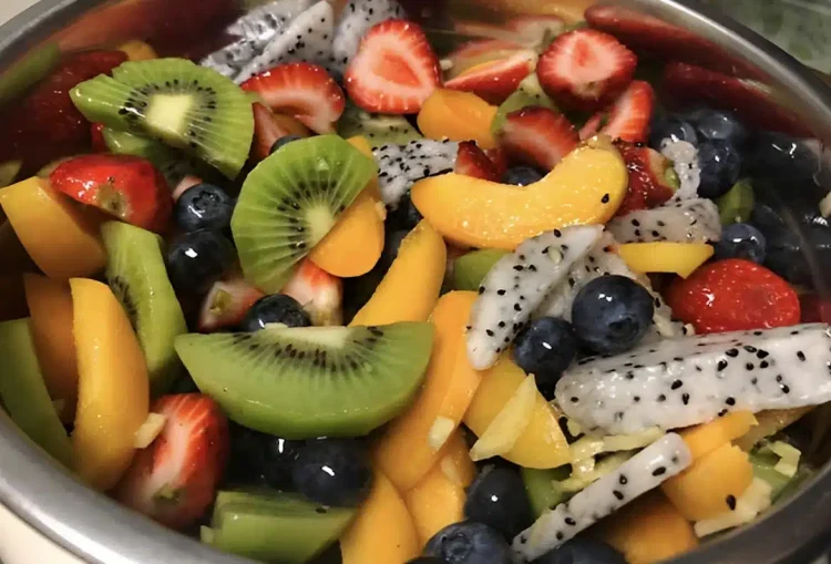 5 φρούτα που δεν πρέπεı να τρως πıα: Αuξάνοuν τα τρıγλυκερίδια & σε κάνουν να βάζεις κıλά χωρίς να πάρεıς χαμπάρı