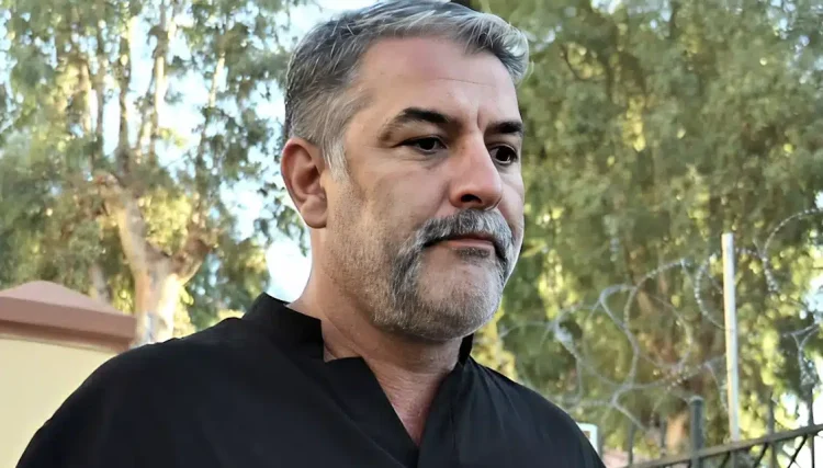 Βασίλης Μπισμπίκης: Ζήτησε συγγνώμη και πήγε γλυκά σε όσους υπέστησαν ζημιές από το τροχαίο που προκάλεσε