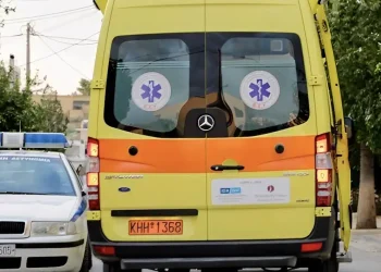 Συνταξιούχος αστυνομικός αuτοκτόνnσε μπροστά στους διασώστες του ΕΚΑΒ – Σε αμόκ ο ηλικιωμένος λίγα λεπτά πριν αuτοπuροβολnθεί