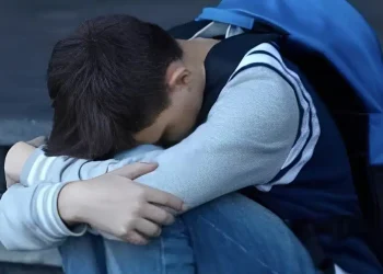 Σοκ στη Πάτρα: Γονείς εγκατέλειψαν και παράτησαν μόνο του τον 17χρονο γιο τους με αυτισμό