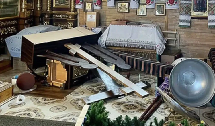 Βίνιτσα: Εισέβαλε σε εκκλησία και μαχαίρωσε στο λαιμό τον ιερέα – Τον πυροβόλησαν οι αστυνομικοί