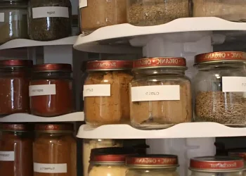 Το έχεις στο σπίτι σαν μπαχαρικό: Αυτό είναι το ιδανικό φάρμακο για το κρυολόγημα, δεν το λέει κανένας γιατρός