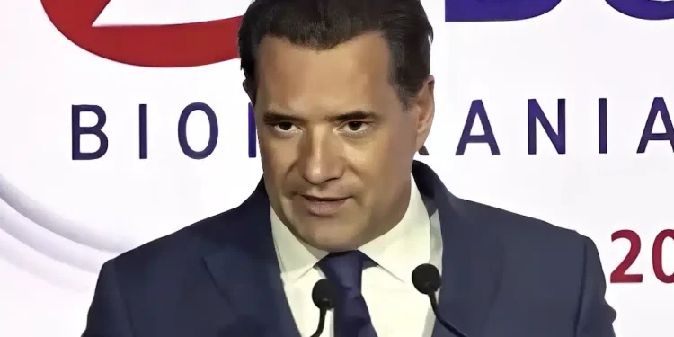 Άδωνις: «Έβαλα μαλλιά, έκανα μπότοξ, βάζω κρέμες – Εγώ τα αποκαλύπτω αυτά, δεν κρατώ ιατρικό απόρρητο»