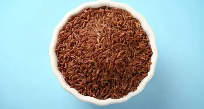 Το Νο1 φυσικό συστατικό που ρίχνει κατά 22% τη χοληστερίνη – Υπάρχει και στις στατίνες