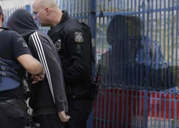 Μαθεύτηκε όλη η αλήθεια για τον 18χρονο μητροκτόνο – Σοκάρουν τα λόγια του – Αυτός είναι ο λόγος που σκότωσε την ίδια του την μήτέρα