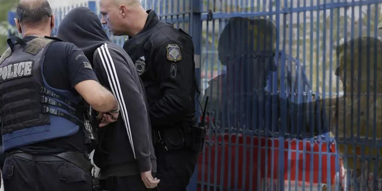 Μαθεύτηκε όλη η αλήθεια για τον 18χρονο μητροκτόνο – Σοκάρουν τα λόγια του – Αυτός είναι ο λόγος που σκότωσε την ίδια του την μήτέρα