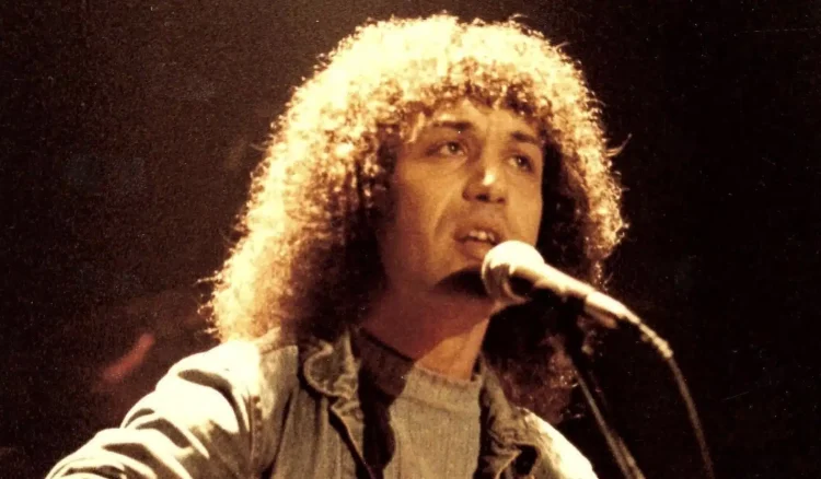 Πέθανε ο Γιώργος Ψωμόπουλος της θρυλικής ελληνικής ροκ μπάντας, Magic De Spell