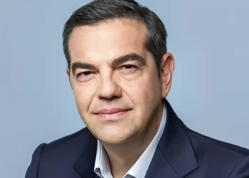 Δεν αστειεύεται ο Τσίπρας – Διάλεξε 41 σοβαρούς επιστήμονες και ετοιμάζεται να διώξει τον Μητσοτάκη από την κυβέρνηση.