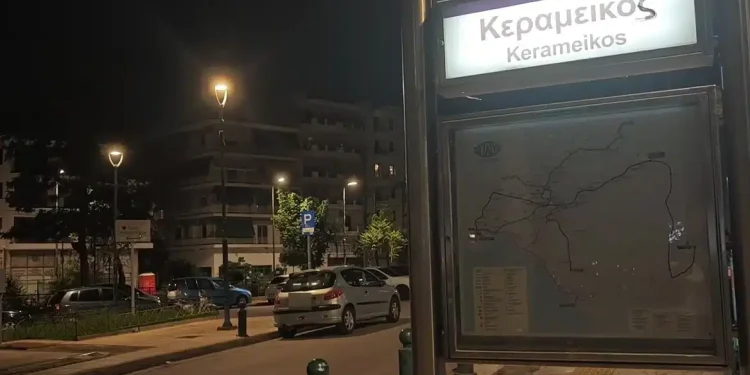 Αυτό το ποτό ήπιε η 16χρονη στο Γκάζι και μετά πέθανε – Η στιγμή που το ασθενοφόρο φτάνει στο σημείο