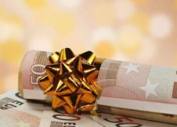 Ημερομηνίες «κλειδιά» για το Δώρο Χριστουγέννων: Πότε το παίρνουν άνεργοι και ιδιωτικοί υπάλληλοι