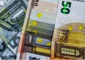 Επίδομα για όσους δεν έχουν ένσημα: Στα 419 ευρώ από 1 Ιανουαρίου