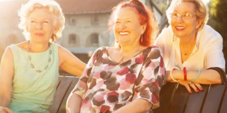 5 πράγματα που οι ηλικιωμένοι πρέπει να χρησιμοποιούν αντί για την οικογένεια για να έχουν υγεία, γαλήνη και ευτυχία