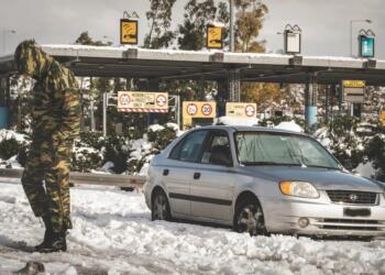 Θα πέσει χιόνι τα Χριστούγεννα 2025; Τι λένε τα Μερομήνια – Τι απαντούν οι μετεωρολόγοι