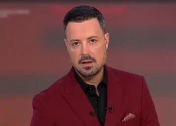 «Υποκλινόμαστε στον Πέτρο Κουσουλό, Δημοσιογράφο με Δ κεφαλαίο» – Αποθέωση από τους τηλεθεατές μετά από αuτό που έκανε