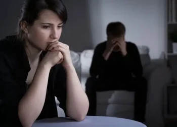 Ο άντρας μου, μου σύστησε την εpωμένη του, ως την ετεροθαλή αδερφή του-όταν το έμαθα, απέβαλλα