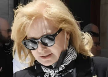 Σε πένθος η Αγγελική Νικολούλη – Έφυγε από τη ζωή η μητέρα της