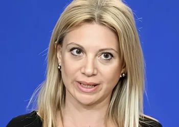 Προ των πυλών το κόμμα της Μαρίας Καρυστιανού