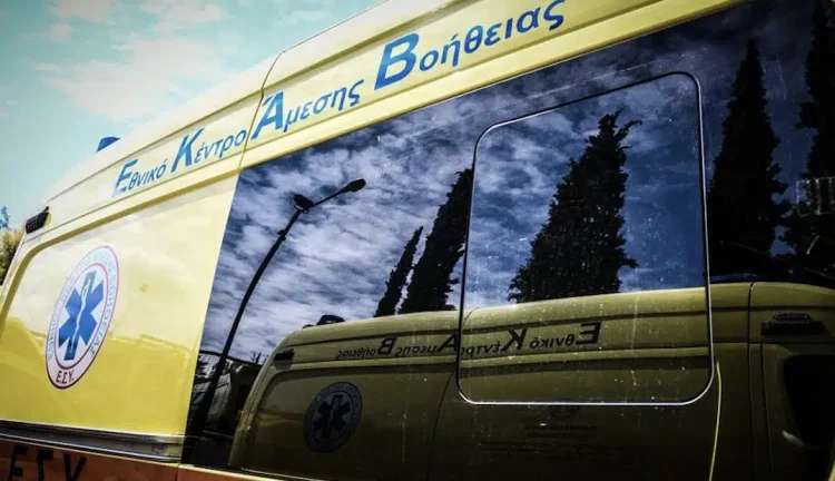 Αδιανόητο περιστατικό: Ρομά κάλεσαν για πλάκα ασθενοφόρο και το έσπασαν πετώντας πέτρες