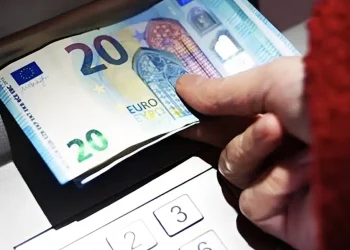 Επίδομα 250 ευρώ: Απόφαση ελήφθη – Πολύ πριν τις 28/11 η πληρωμή