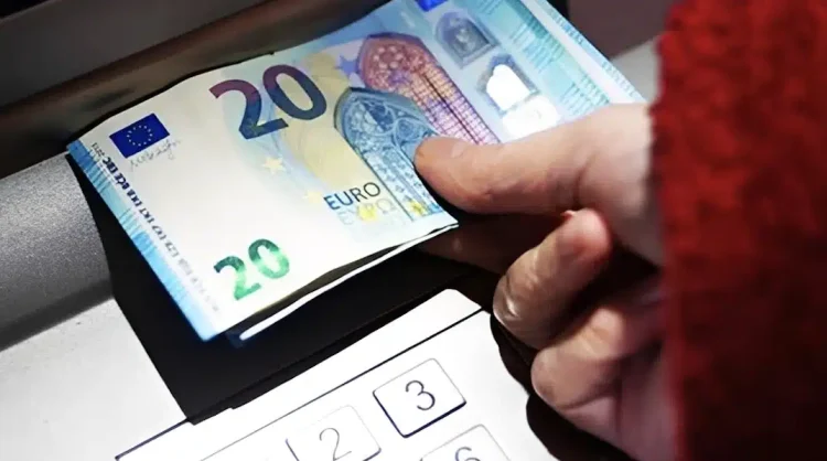 Επίδομα 250 ευρώ: Απόφαση ελήφθη – Πολύ πριν τις 28/11 η πληρωμή