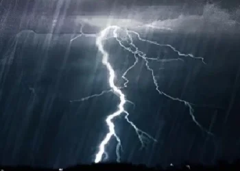 Έρχεται καταιγίδα 48 ωρών – Οι 10 περιοχές που είναι στο «κόκκινο»