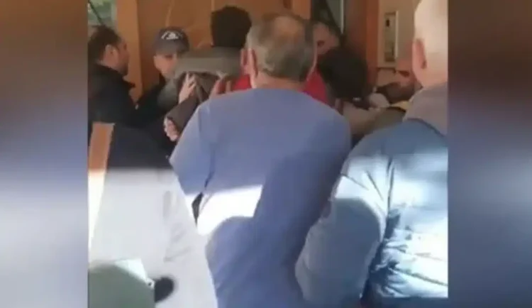 Γλυφάδα: Κάνουν έξωση σε τετραμελή οικογένεια με μωρό και καρκινοπαθή κόρη