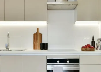 Το συρόμενο κουτί από τα ΙΚΕΑ που βάζει τέλος στο χάος κάτω από τον νεροχύτη