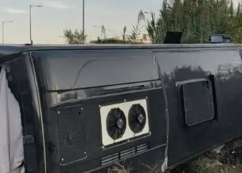 Εκτροπή λεωφορείου με 40 επιβάτες έξω από τον Ριζόμυλο του Βόλου – Στο νοσοκομείο 14 ελαφρά τραυματίες