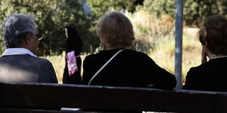 Πριν μια ώρα μαθεύτηκε και επίσημα: Καταπληκτικά νέα για όλους τους Έλληνες που είναι πάνω από 60 χρονών