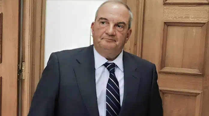 Δύσκολες ώρες για Κώστα Καραμανλή – Μαθεύτηκε πριν από λίγο – «Με συγκίνηση τον αποχαιρετώ»
