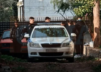 Σοκ με την αγρια δολοφονία σήμερα – Άνδρας έσφαξε τον αδελφό του με ψαλίδι