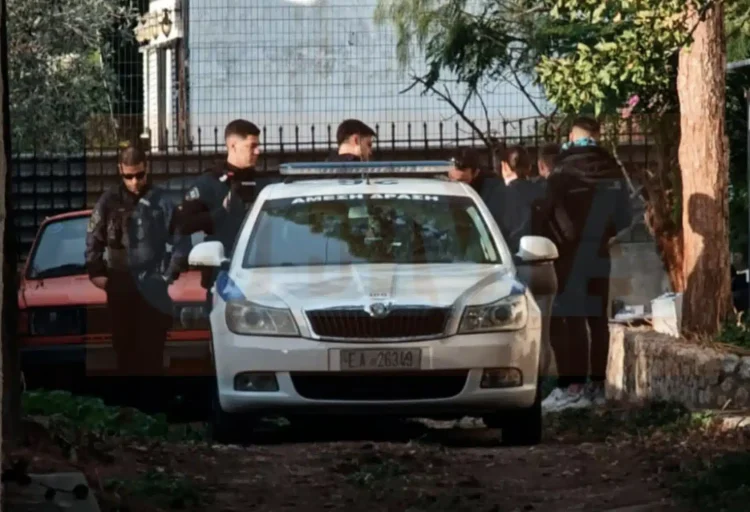 Σοκ με την αγρια δολοφονία σήμερα – Άνδρας έσφαξε τον αδελφό του με ψαλίδι