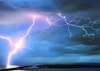 Καιρός: Ετοιμαστείτε! Έρχεται η… «Αντέλ» σε λίγες ώρες – Οι 10 «κόκκινες» περιοχές που θα «χτυπηθούν»