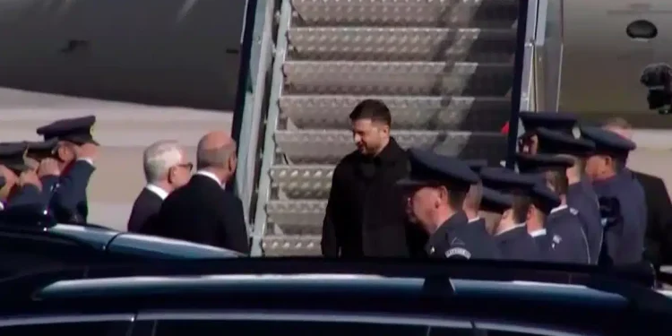 Έφτασε στην Ελλάδα ο Ζελένσκι – Η μεγάλη συμφωνία που θα κάνει με τον Μητσοτάκη