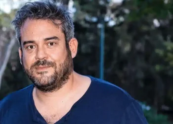 Θρήνος για τον Πυγμαλίωνα Δαδακαρίδη – Πέθανε ο πατέρας του